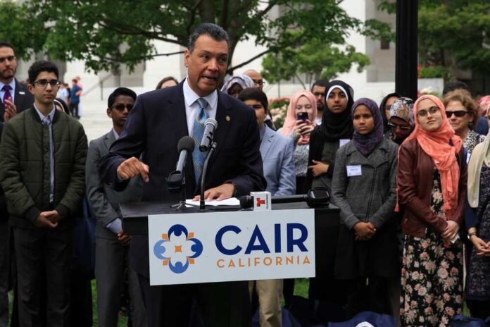 Senator Handcuffed by DHS Agents During LA Immigration Press Conference
