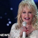 Fans and fellow artists post tributes to Dolly Parton